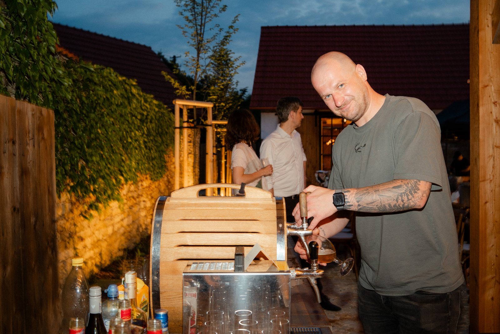 Načepovat si pivo nebo prosecco sám. Pro mnoho hostů je to zážitek